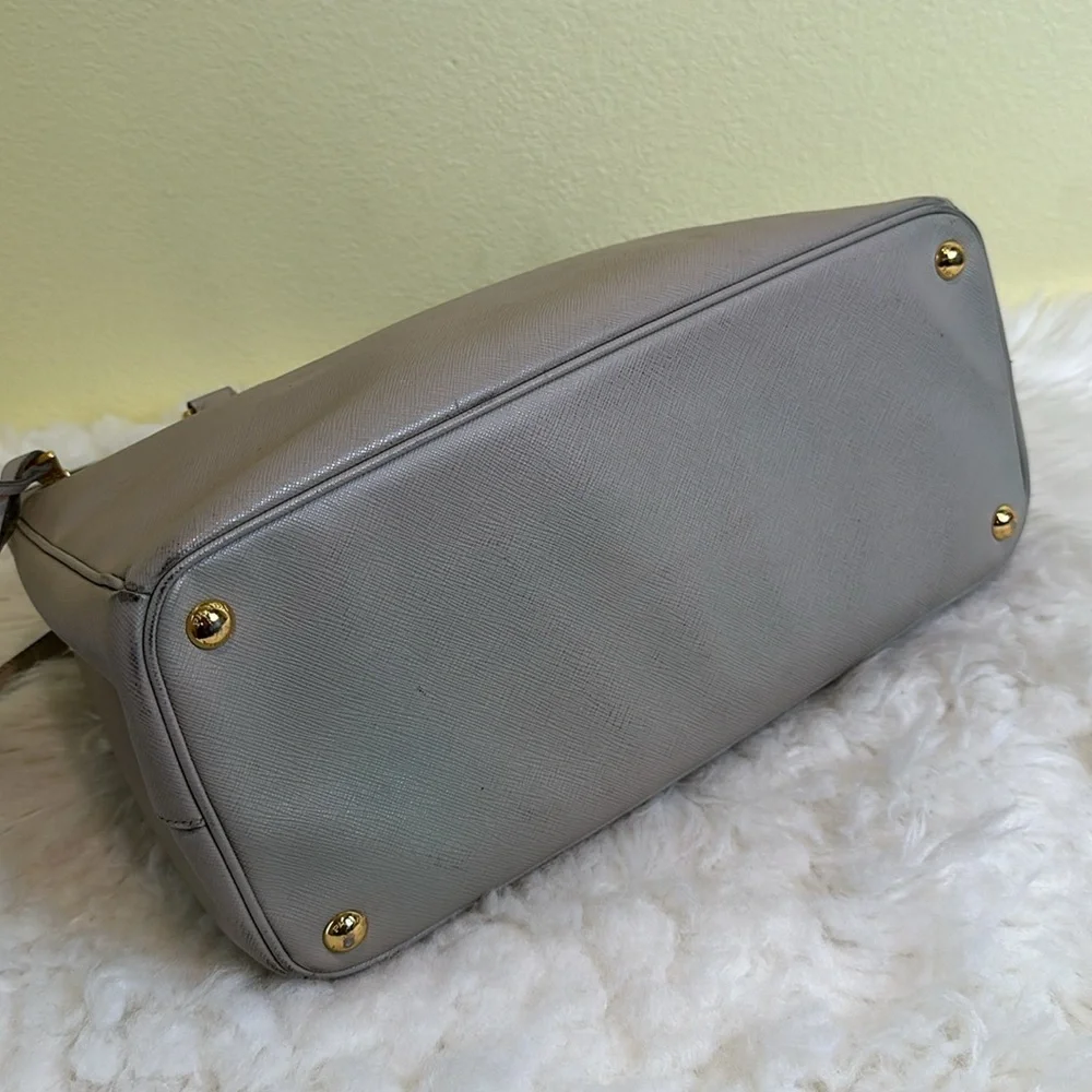 💯Authentic Prada Lux Safiano  Leather Handbag🍀 - Picture 7 of 15